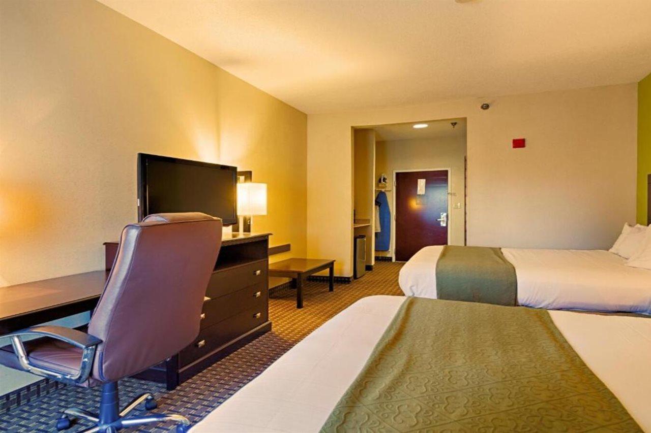 Quality Inn & Suites Quantico Stafford Kültér fotó