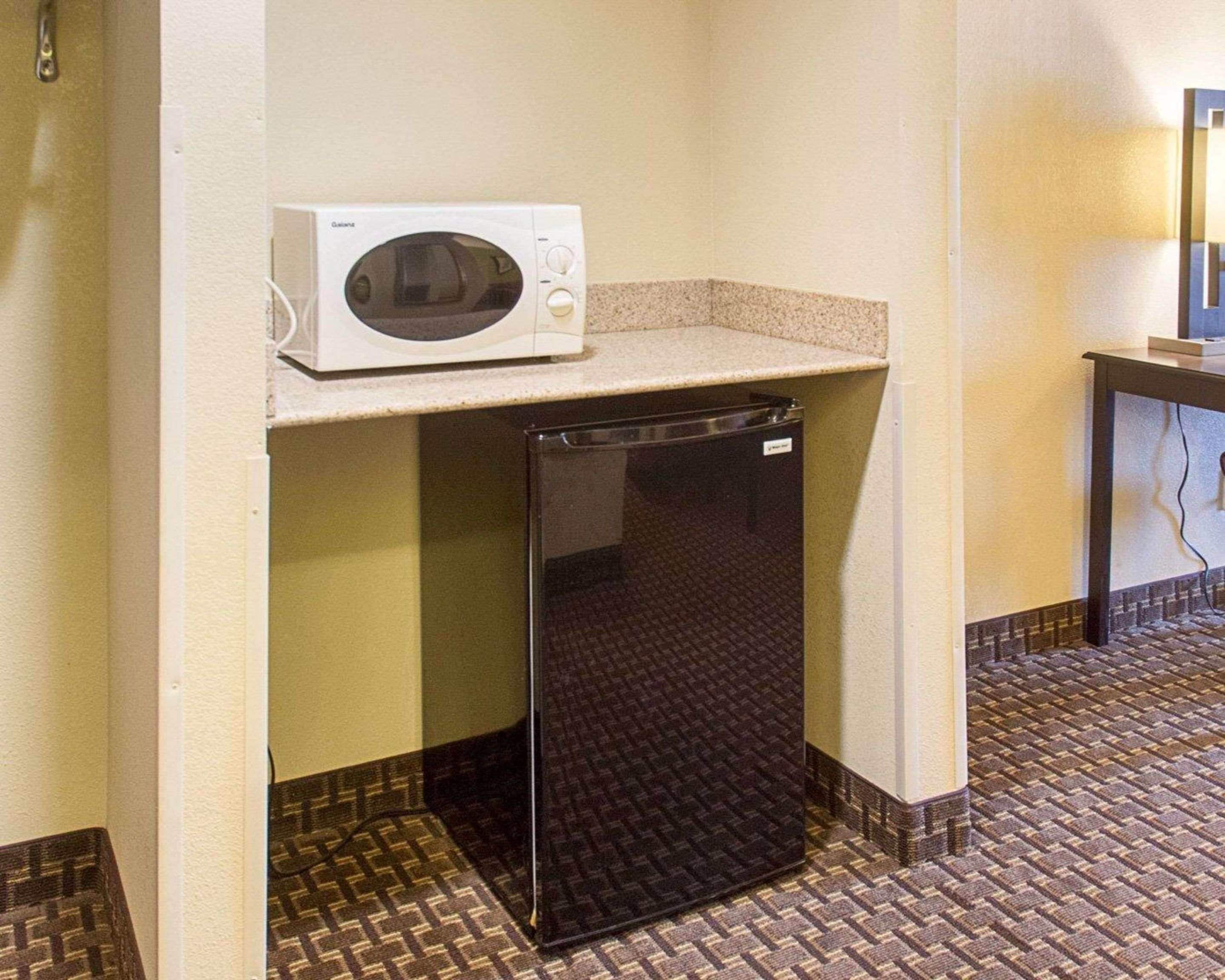 Quality Inn & Suites Quantico Stafford Kültér fotó