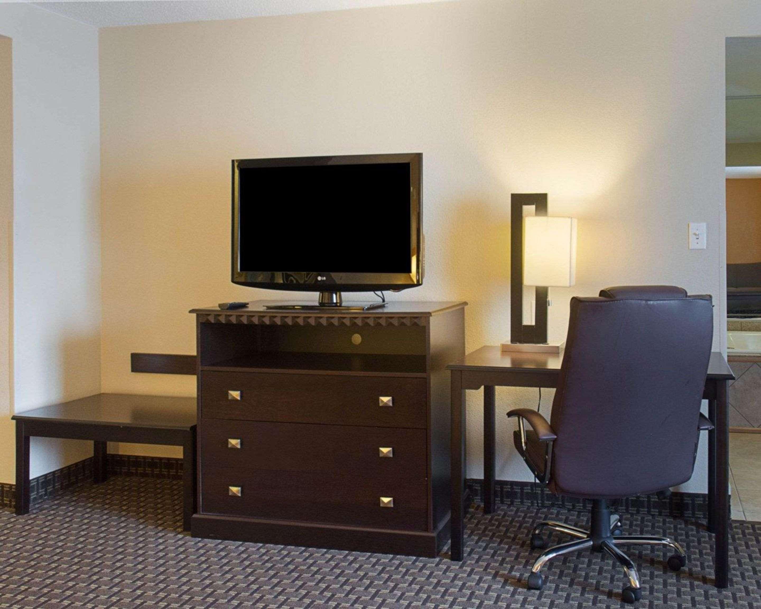 Quality Inn & Suites Quantico Stafford Kültér fotó