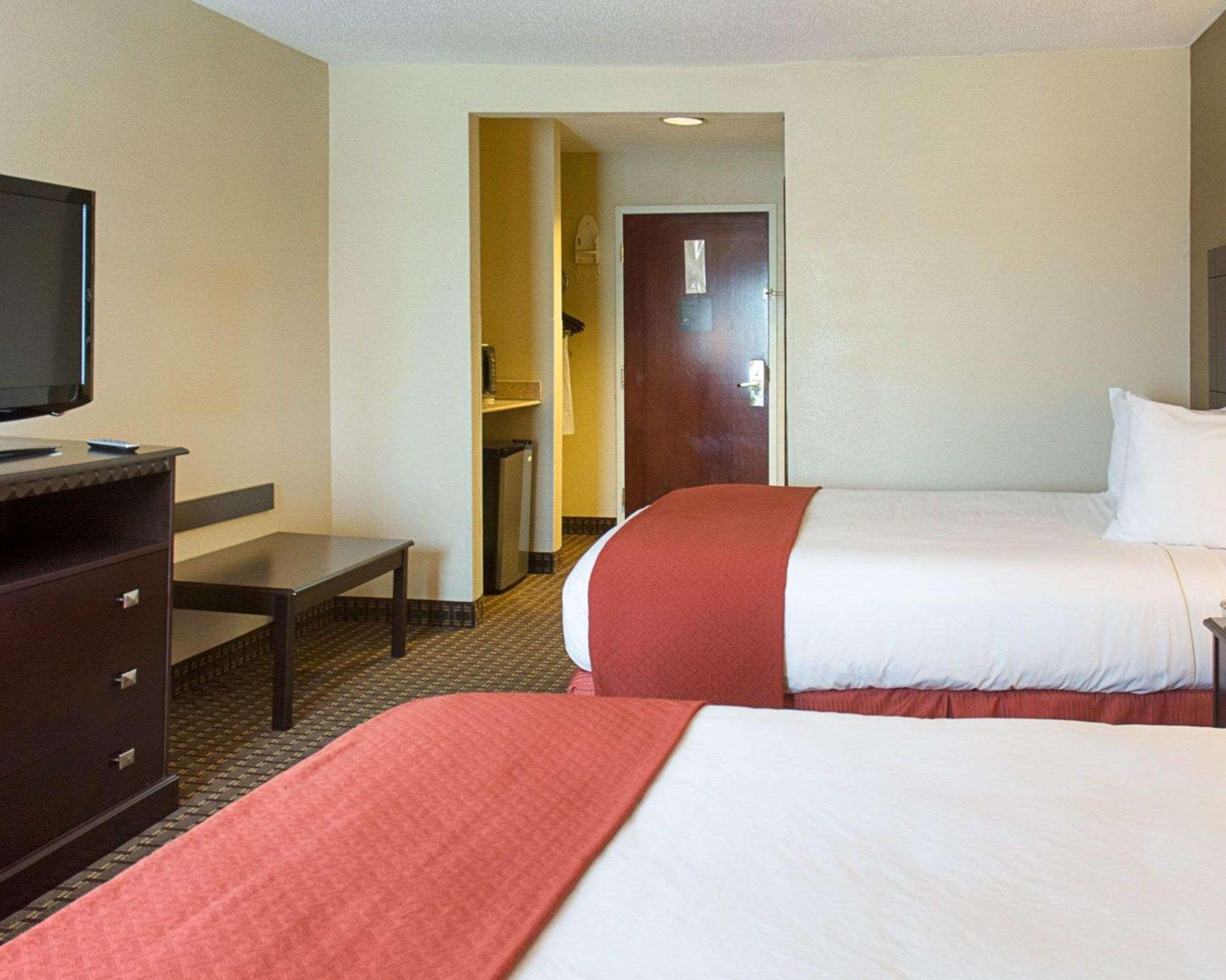 Quality Inn & Suites Quantico Stafford Kültér fotó