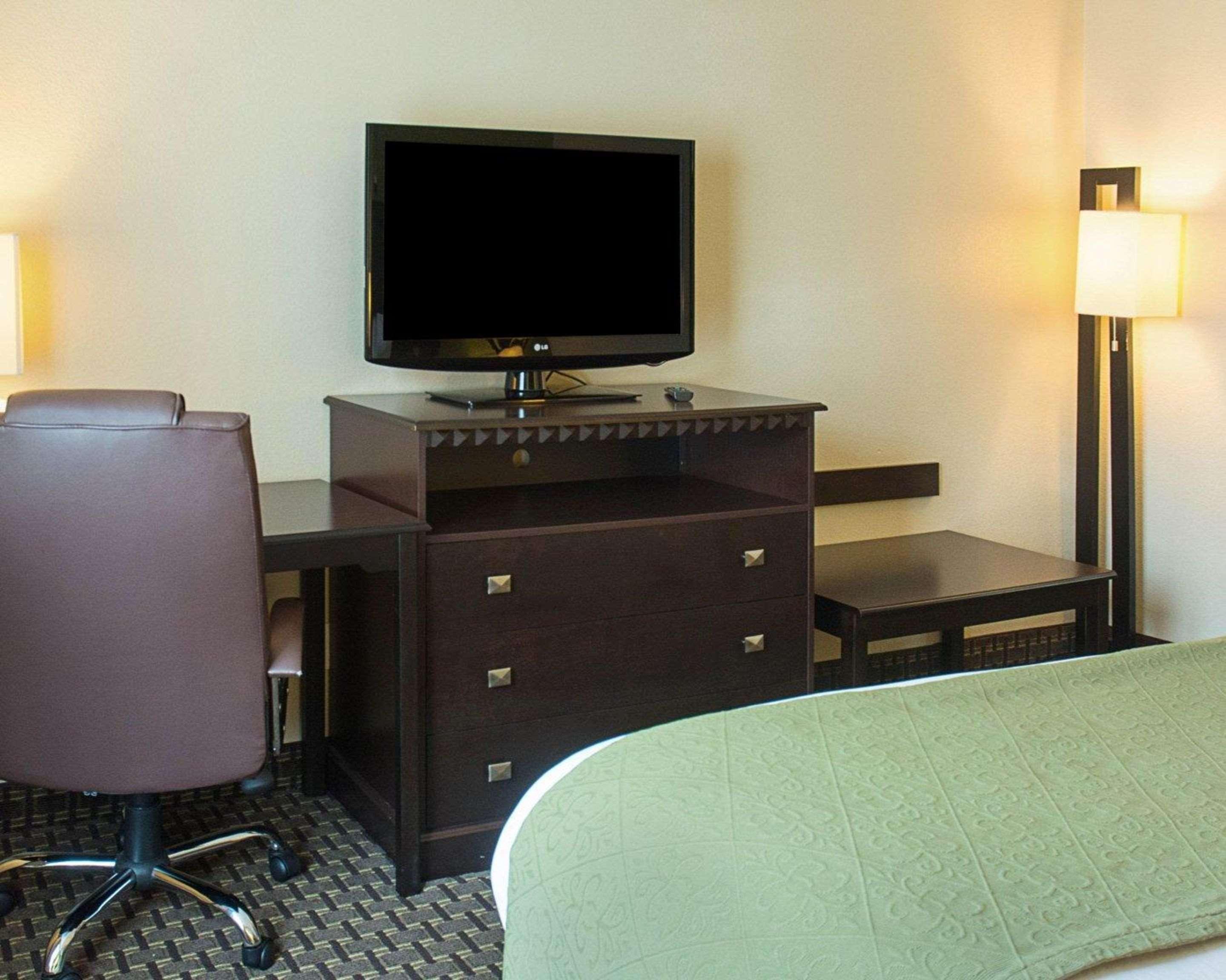 Quality Inn & Suites Quantico Stafford Kültér fotó