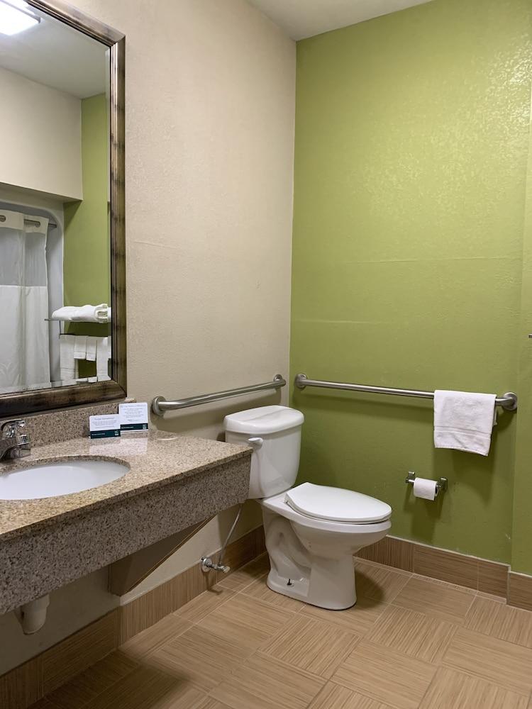 Quality Inn & Suites Quantico Stafford Kültér fotó